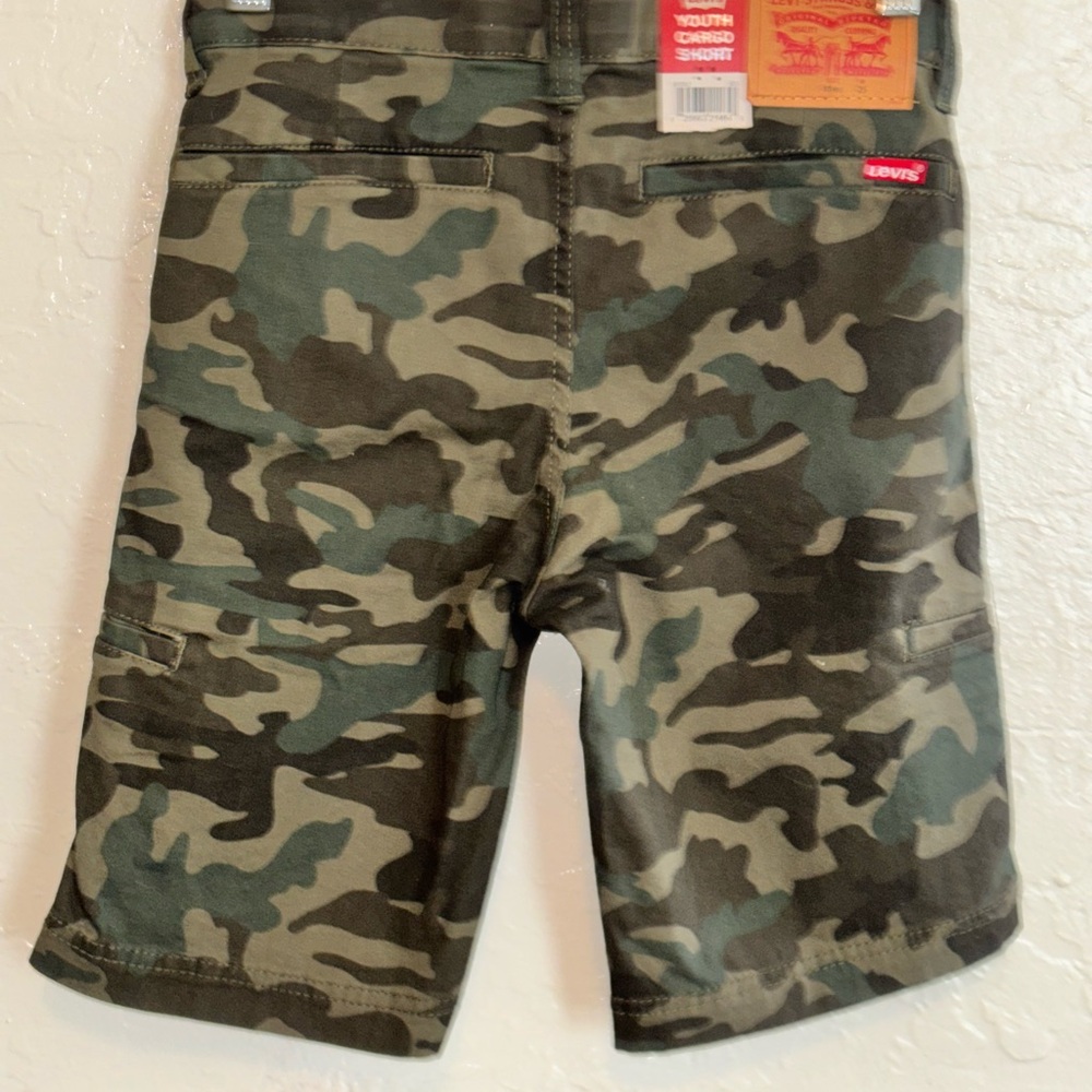Levi's Men's Green Camouflage Cargo Shorts